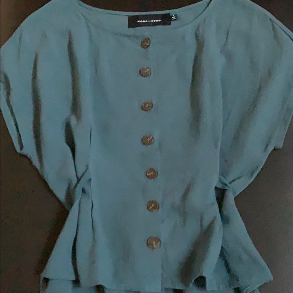 NWOT CODE MODE button up shirt. Never worn!